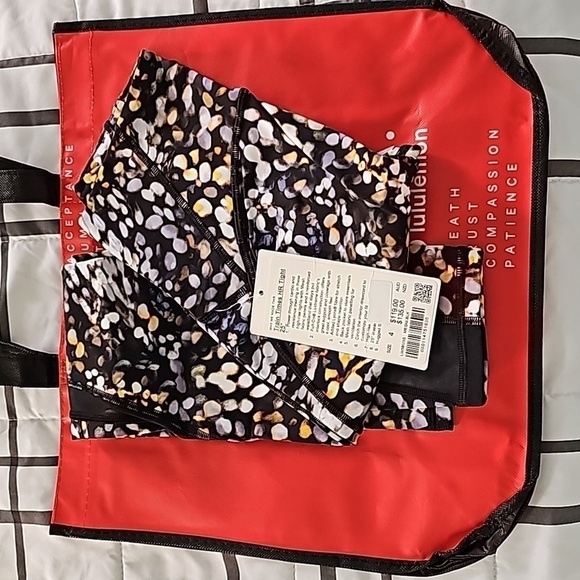 * NWT LULULEMON Train Times Training Luxtreme Pant 25" SIZE 4 - Picture 1 of 4